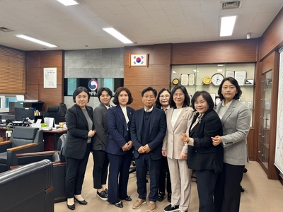 [기사]이윤희 회장 “정부지원, 여성기업에 불리...개선 필요”